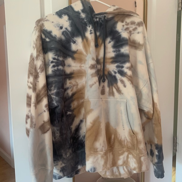 Aritzia Tops - Aritzia tna tie dye hoodie